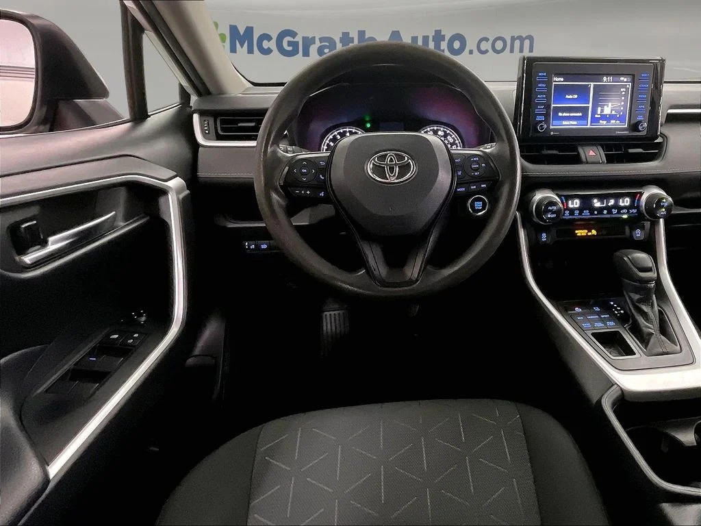 Used 2020 White Toyota XLE image 7