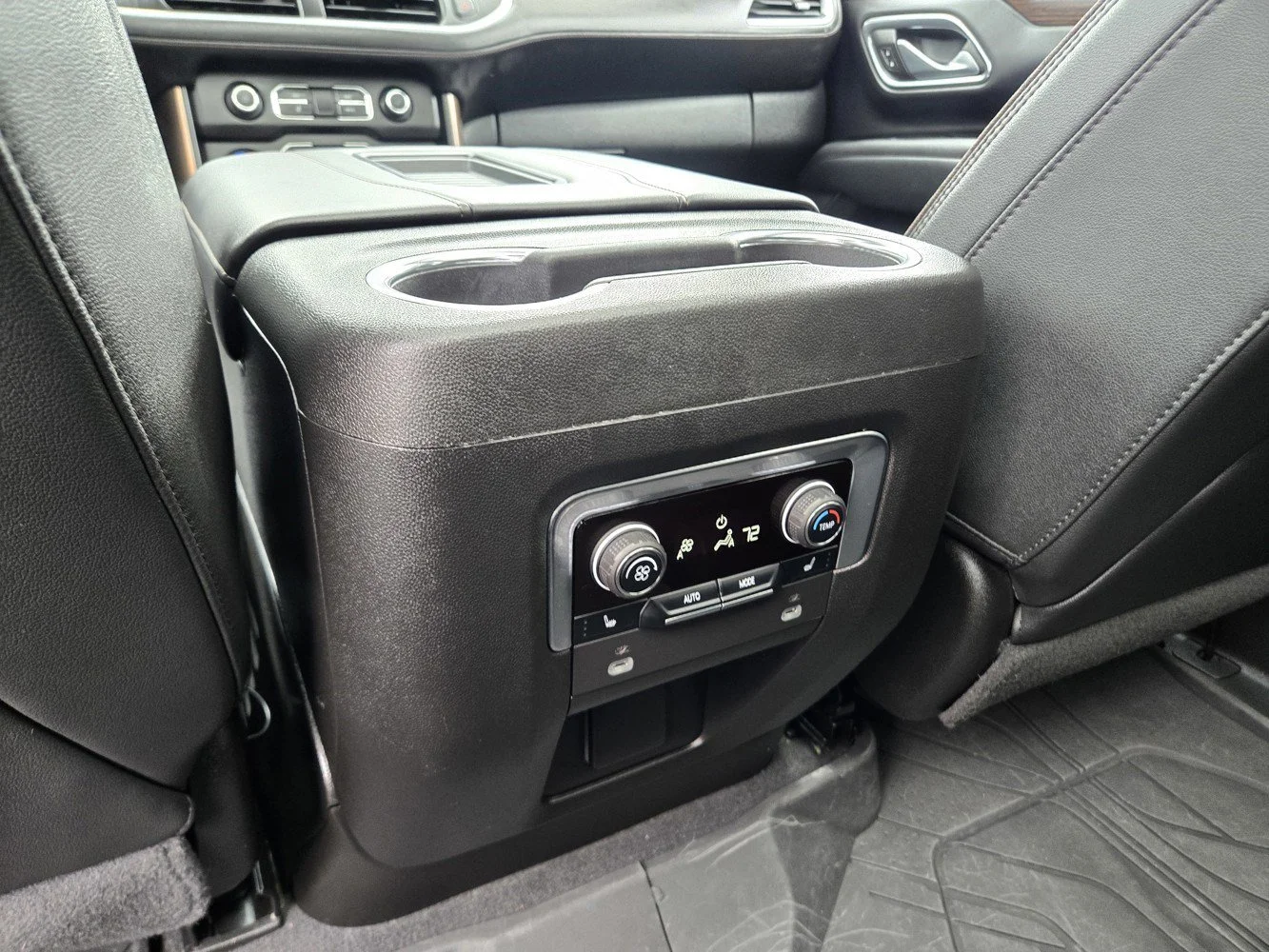 2024 Chevrolet Suburban High Country - Photo 25