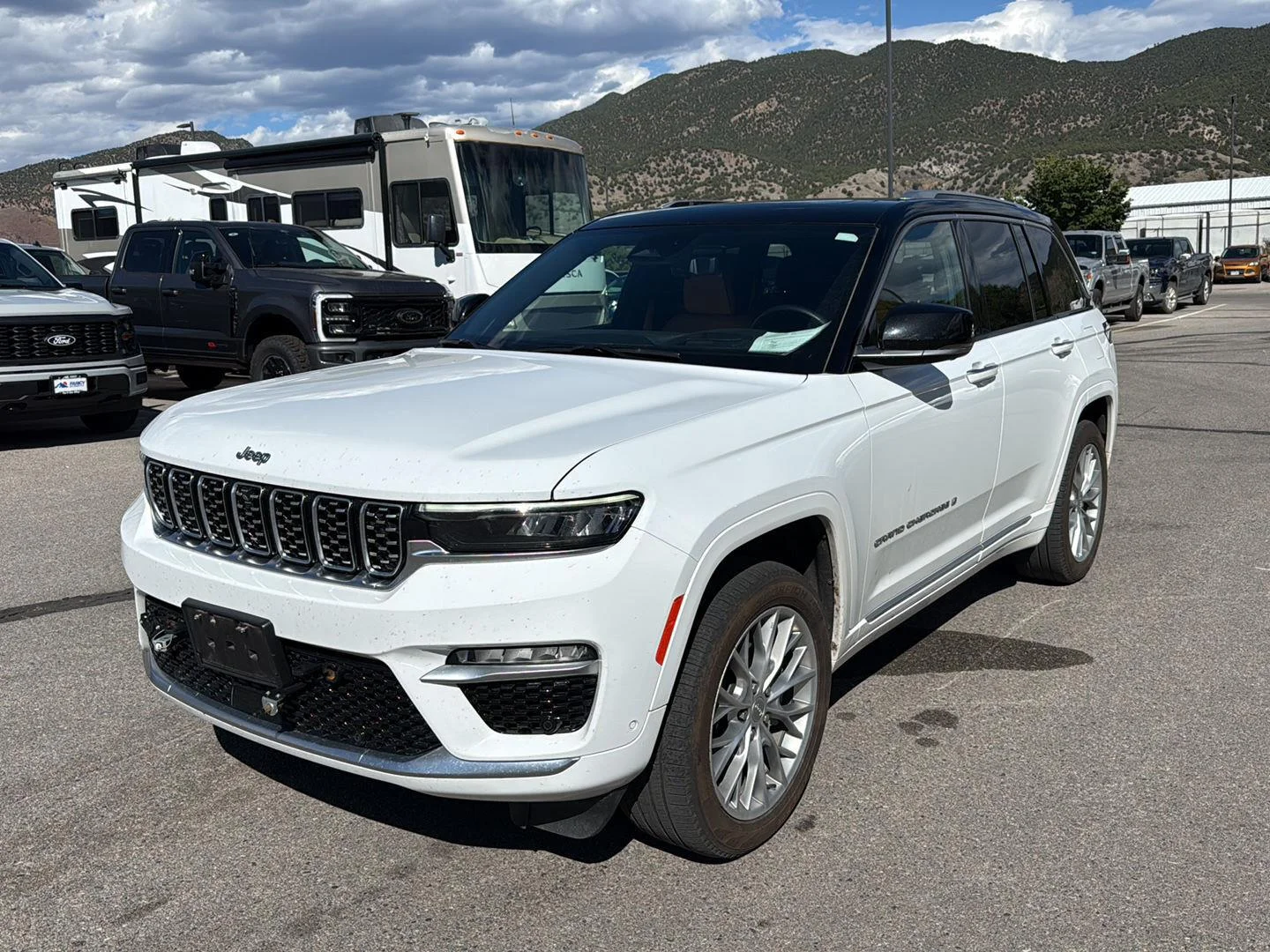 Used 2024 Bright White Clearcoat Jeep Summit image 6