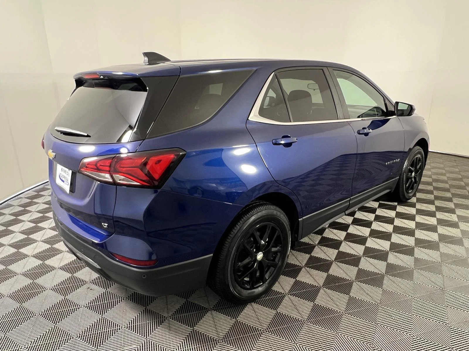 Used 2022 BLUE GLOW METALLIC Chevrolet LT image 28