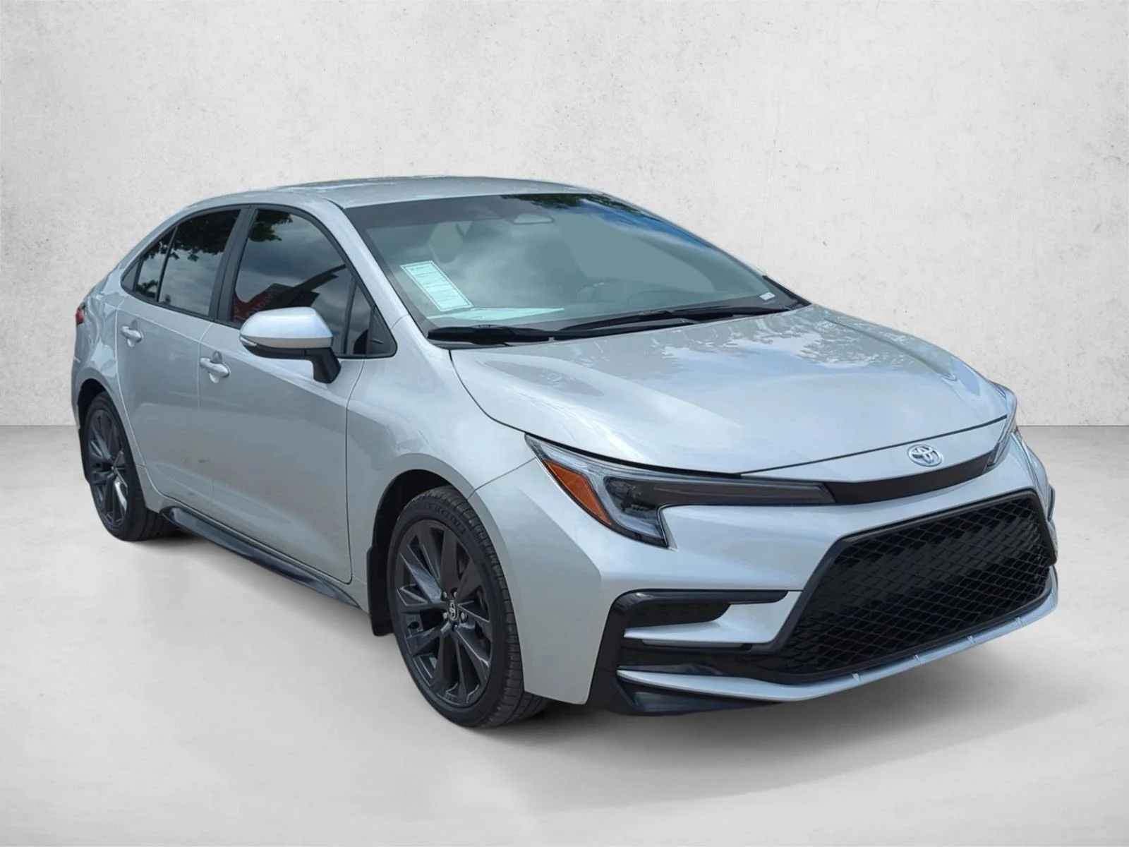 Used 2026 Classic Silver Met Toyota SE image 3