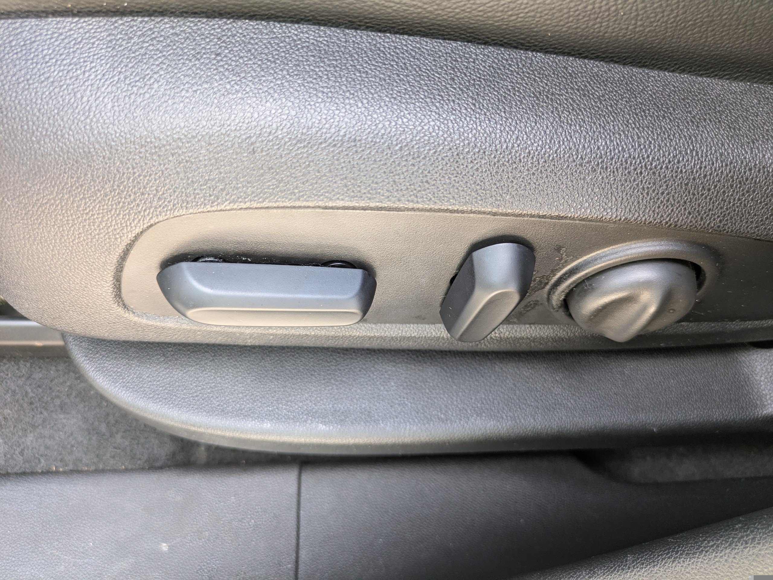 Used 2018 Summit White GMC DENALI image 19