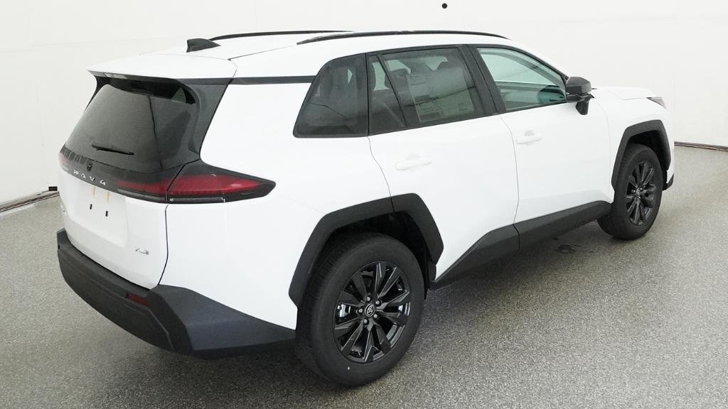 New 2026 Ice Cap Toyota XLE Premium image 17