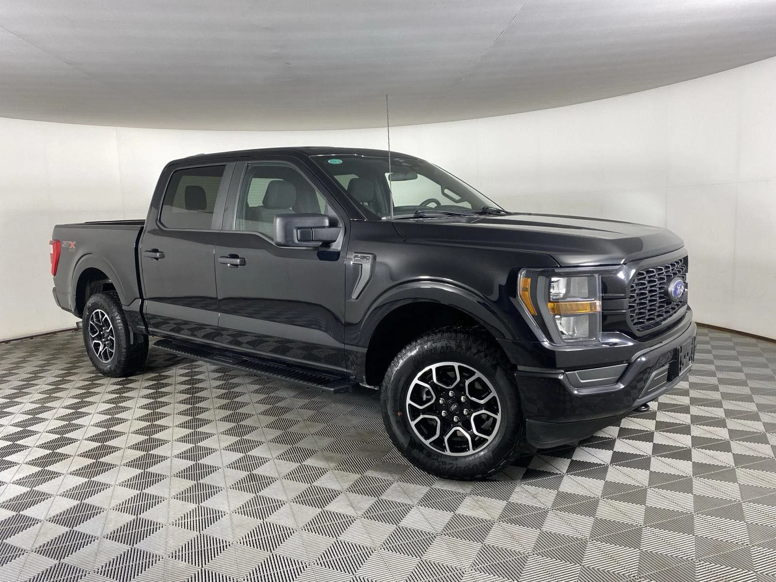 Used 2023 Agate Black Ford XL image 10