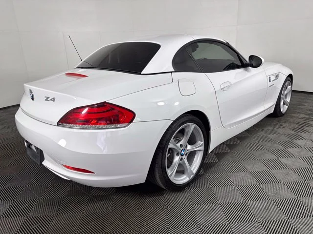 Used 2016 White BMW sDrive28i image 3