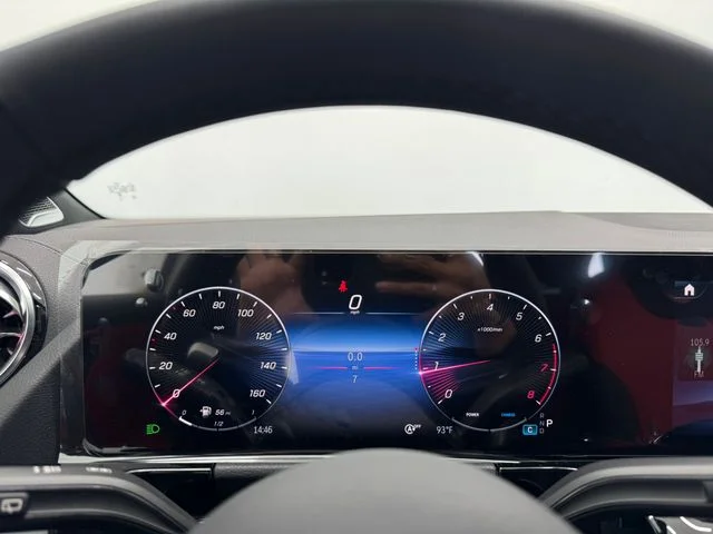 New 2026  Mercedes-Benz GLA 250 image 2