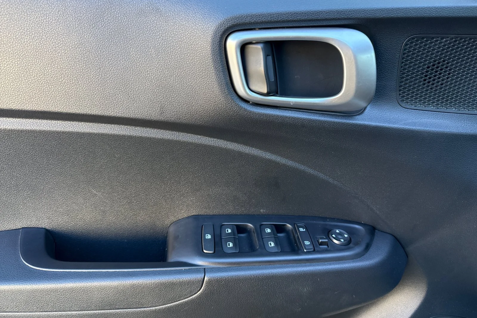 Used 2026 Green Hyundai SE image 10