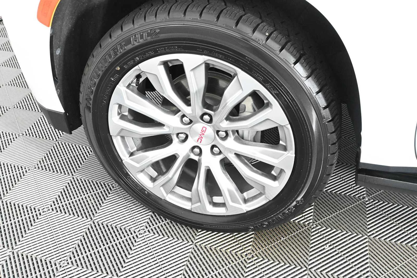Used 2023 Summit White GMC Denali image 34