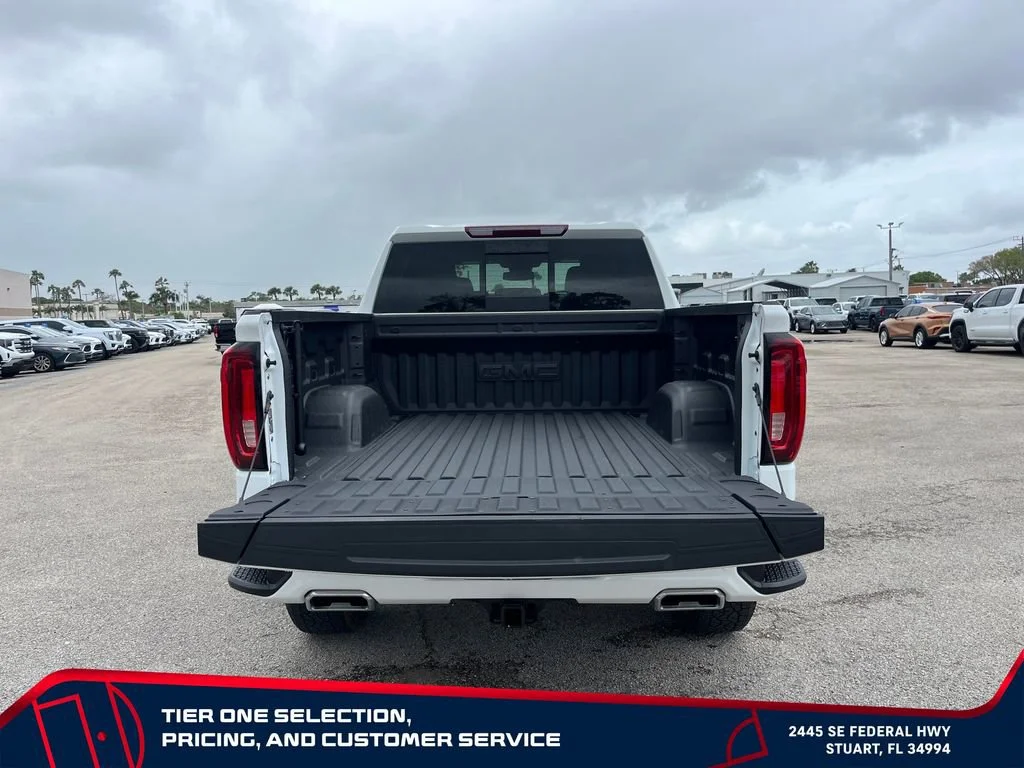 Used 2025 Summit White GMC AT4 image 16