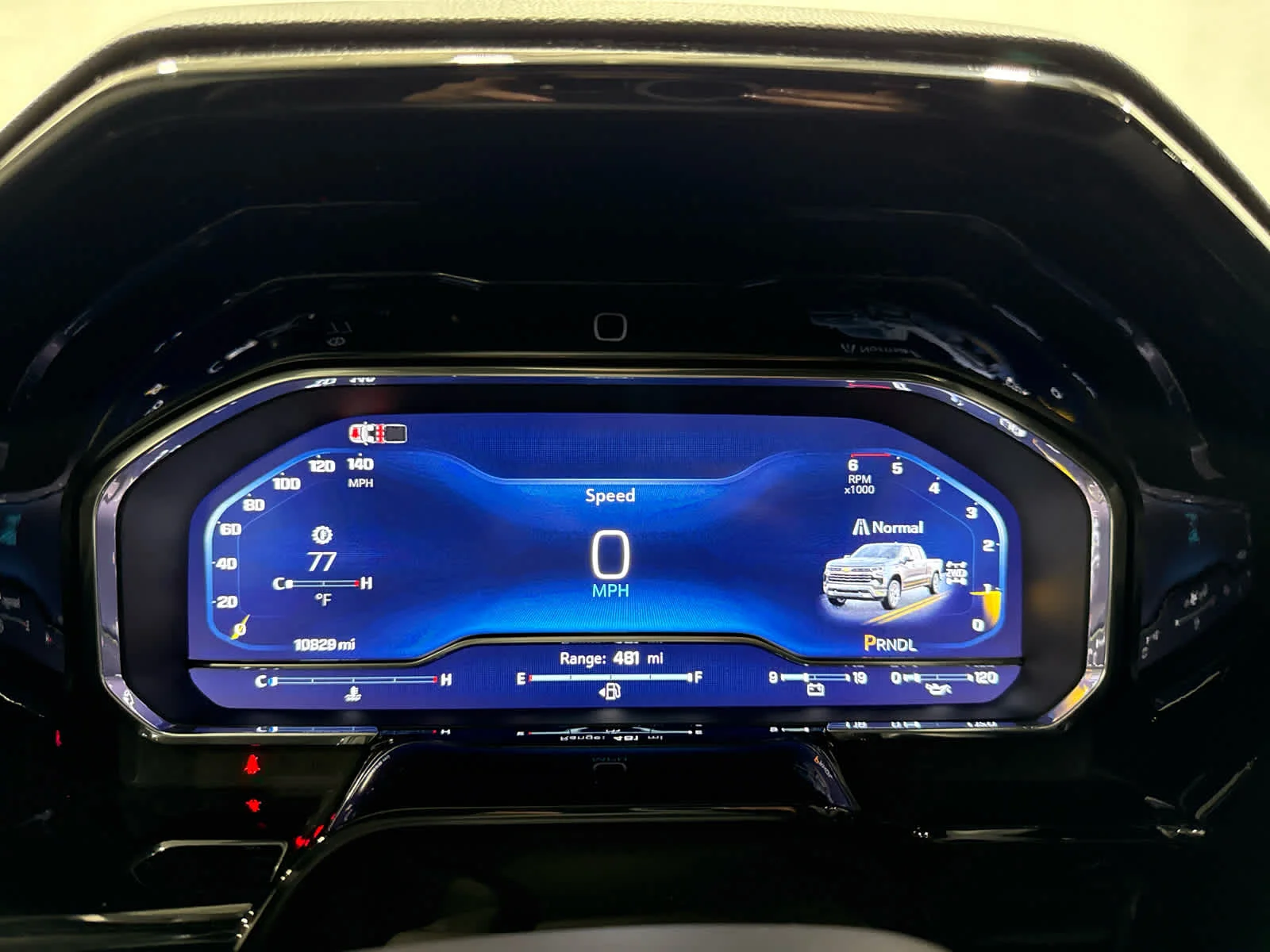 Used 2025 Summit White Chevrolet LT image 17