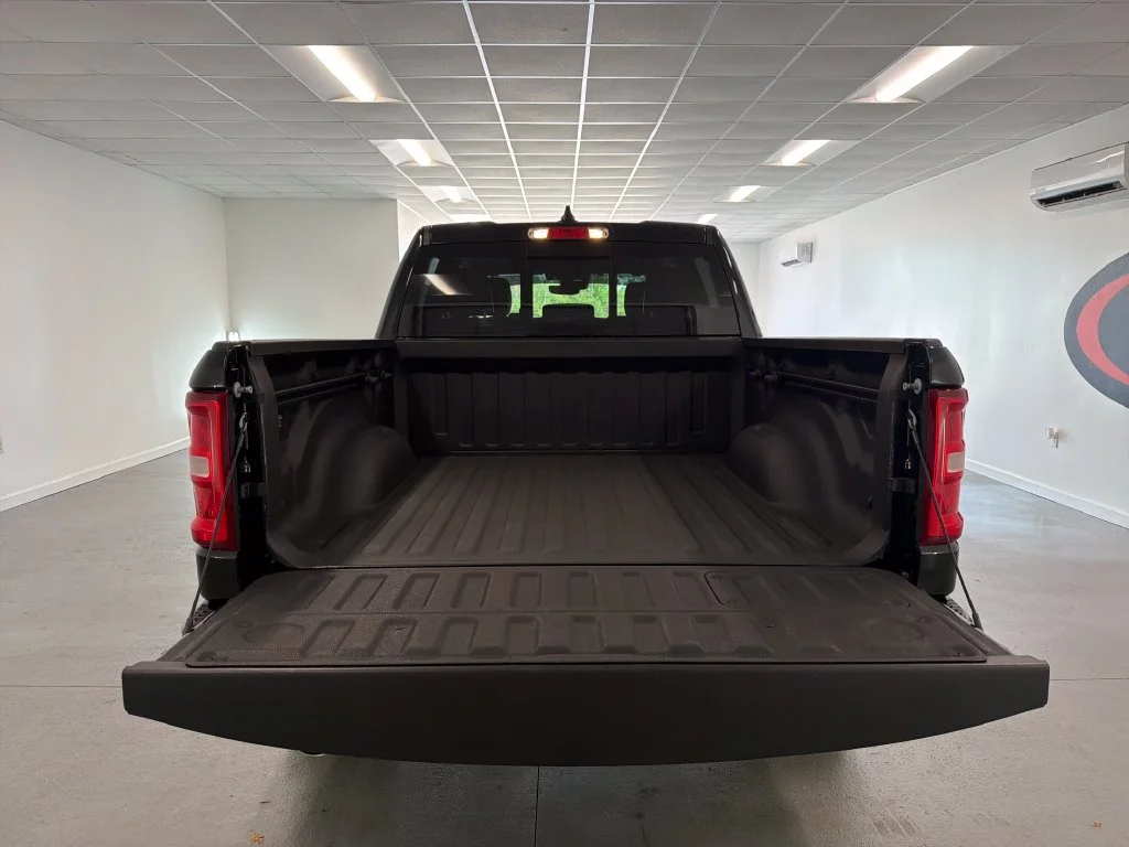 New 2026 Diamond Black Crystal Pearl-Coat Exterior Paint RAM Laramie image 9