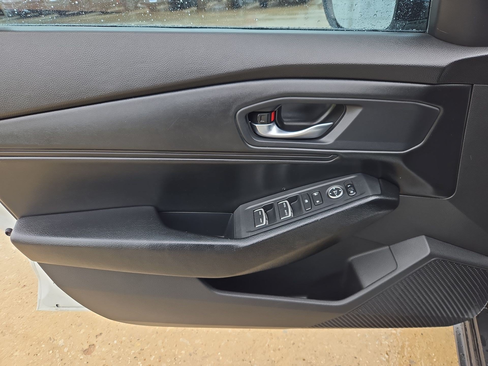 Used 2024 White Honda EX image 13