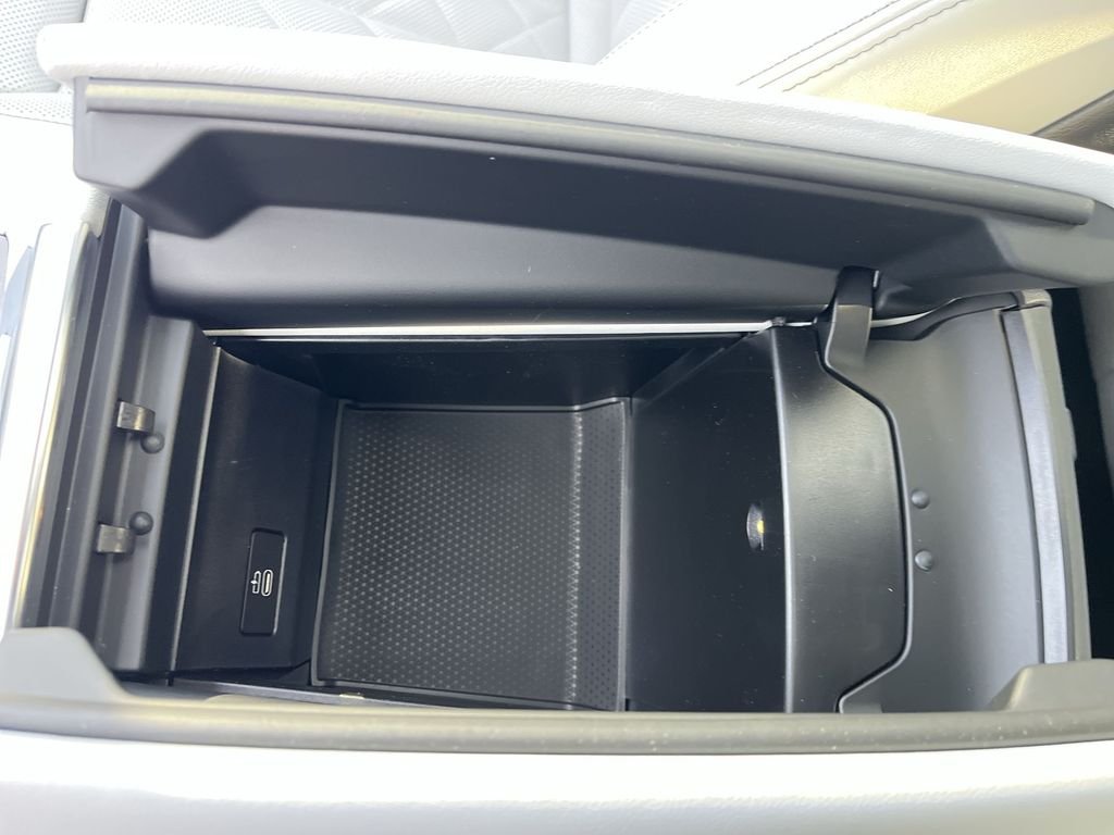 Used 2026 Gray Metallic BMW xDrive40i image 21