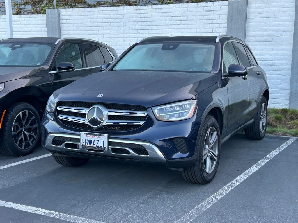 Used 2022  Mercedes-Benz GLC 300 image 2