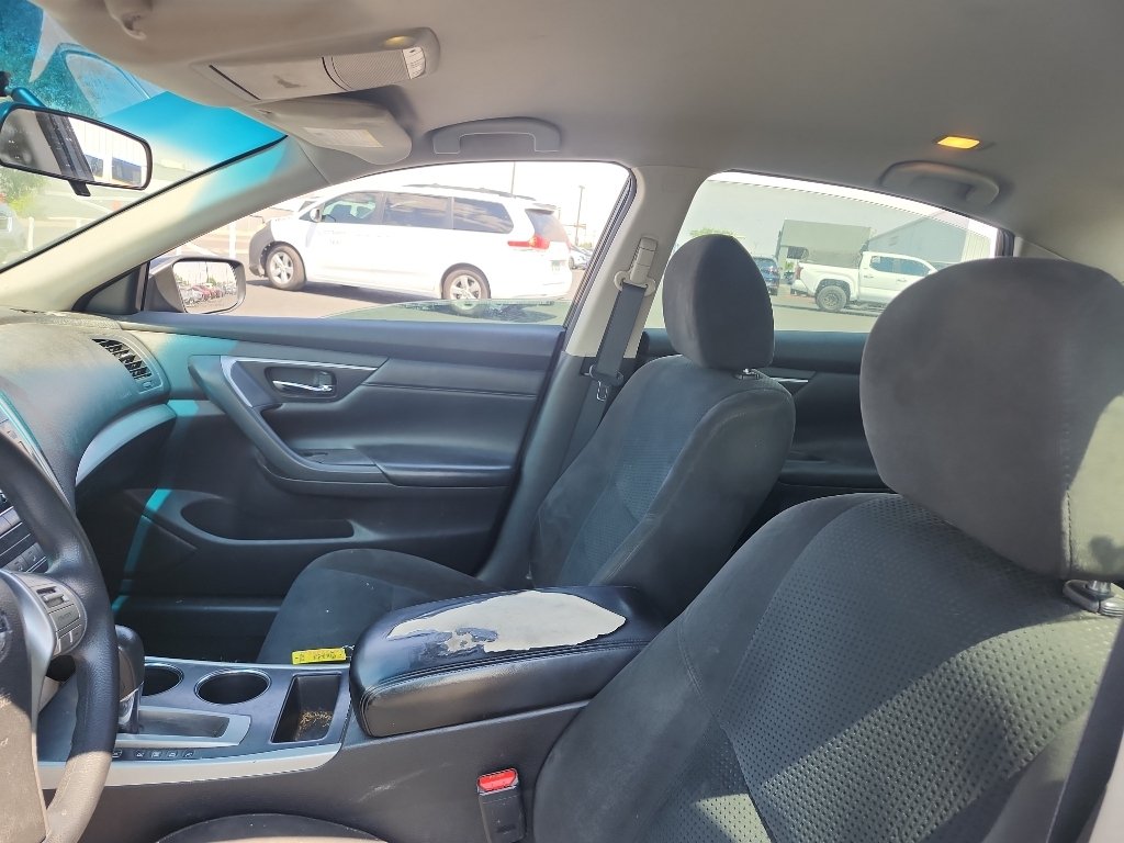 Used 2015 Super Black Nissan 2.5 S image 16