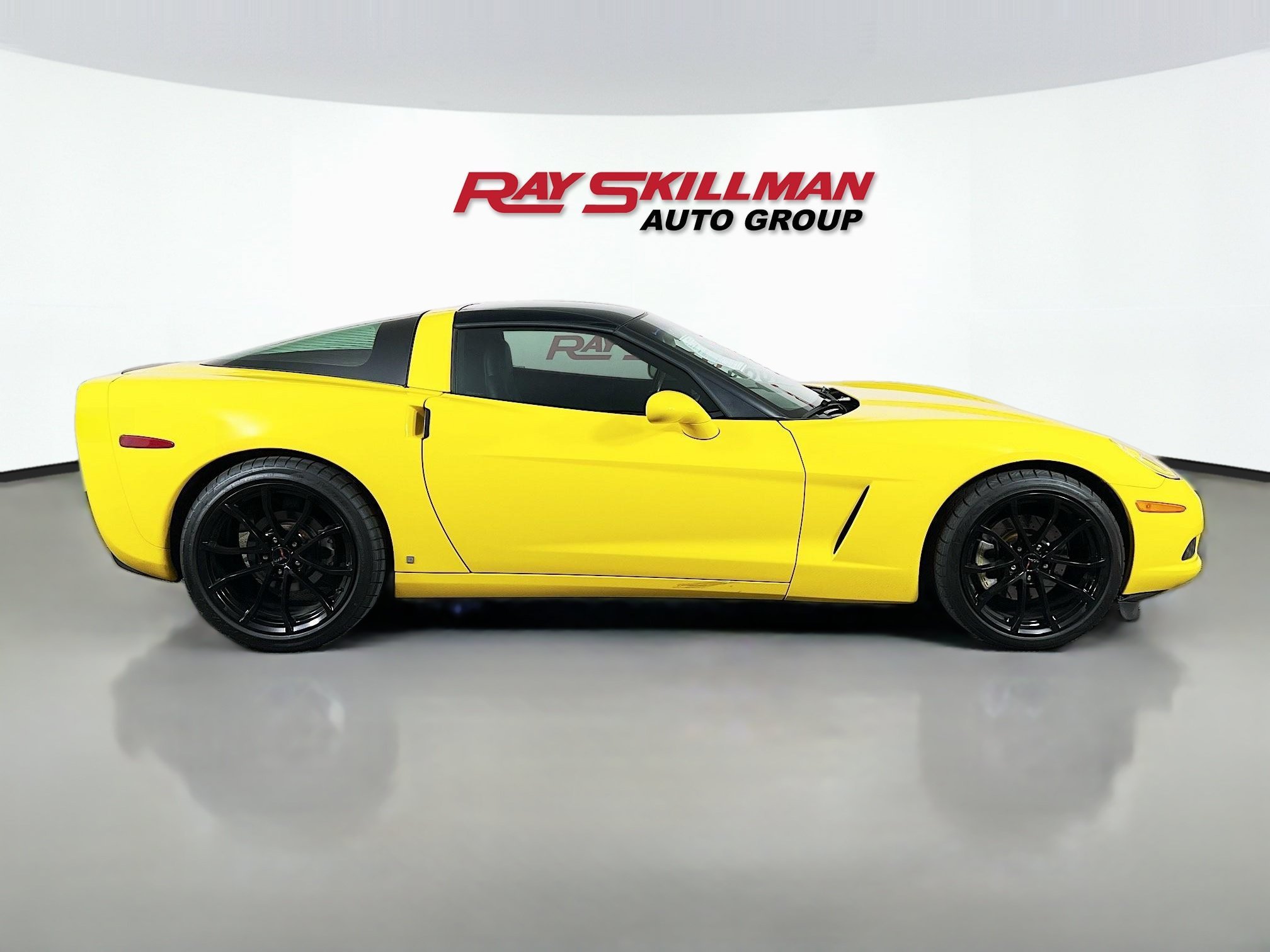 Used 2007 Velocity Yellow Tintcoat Chevrolet 2DR CPE image 8