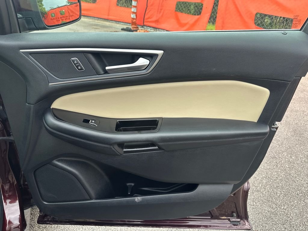 Used 2018 Red Ford SEL image 35