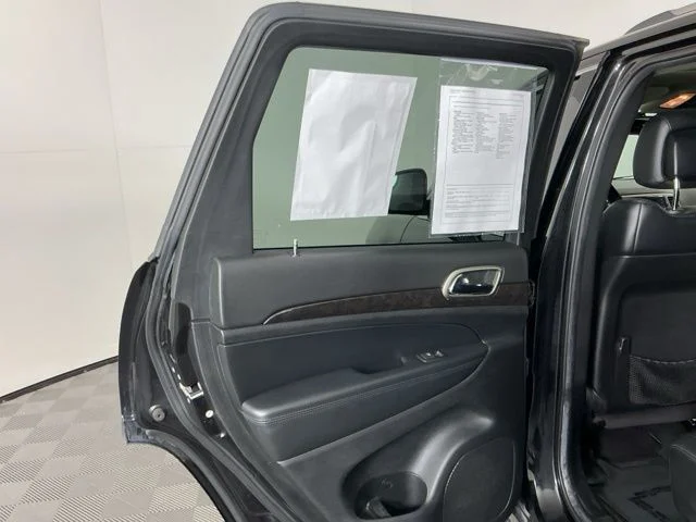 Used 2013 Brilliant Black Crystal Pearl Jeep Laredo image 26