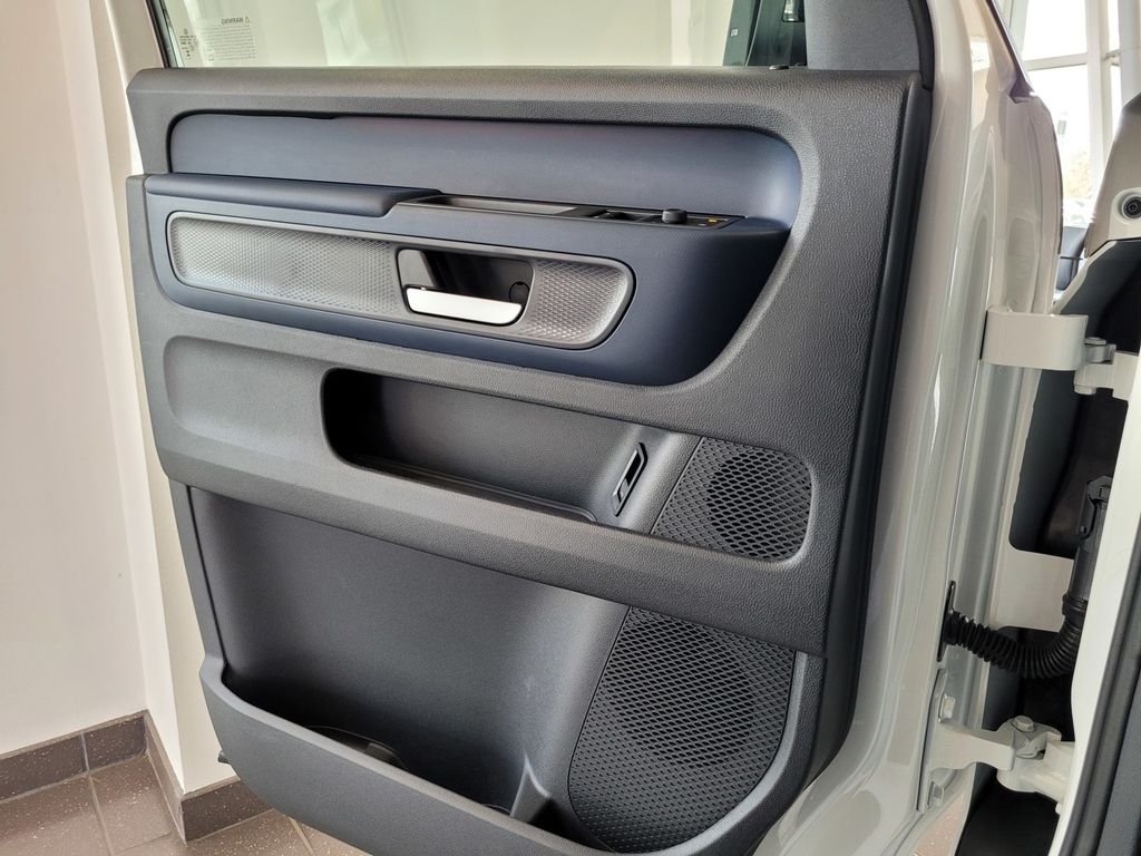 2025 Volkswagen ID. Buzz PRO S - Photo 24