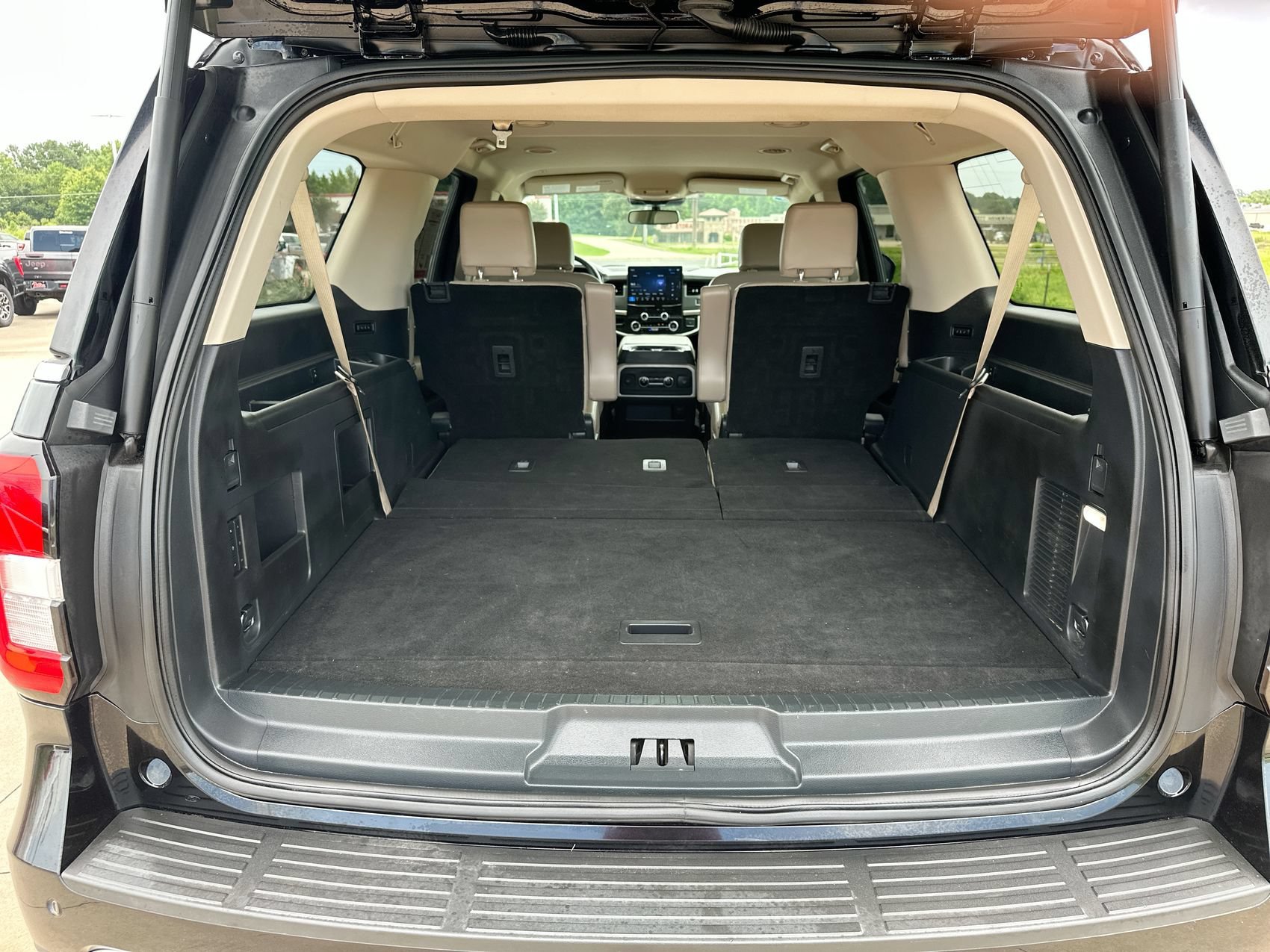 Used 2024 Black Metallic Ford XLT image 24