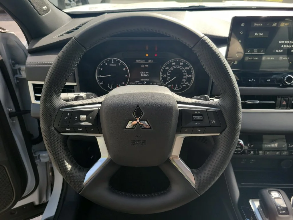 New 2026 White Mitsubishi LE 1.5T 2WD image 27