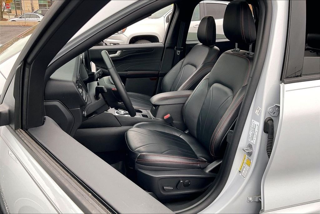 2025 Ford Escape Hybrid ST-Line Elite - Photo 11