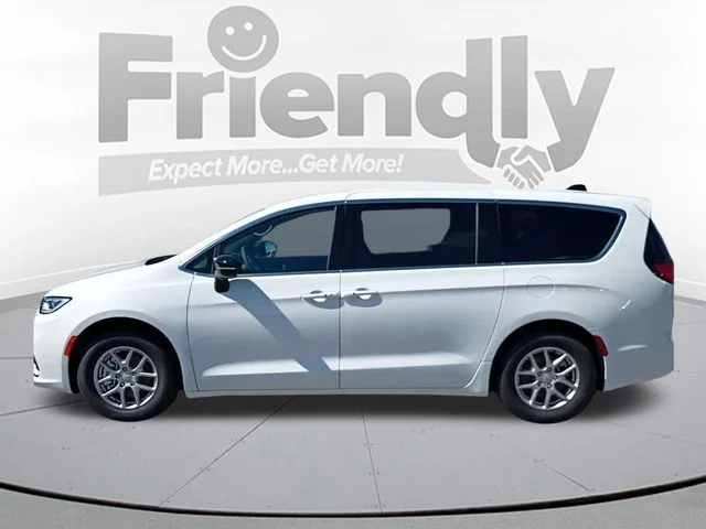 New 2026 Bright White Clear-Coat Exterior Paint Chrysler Select image 9