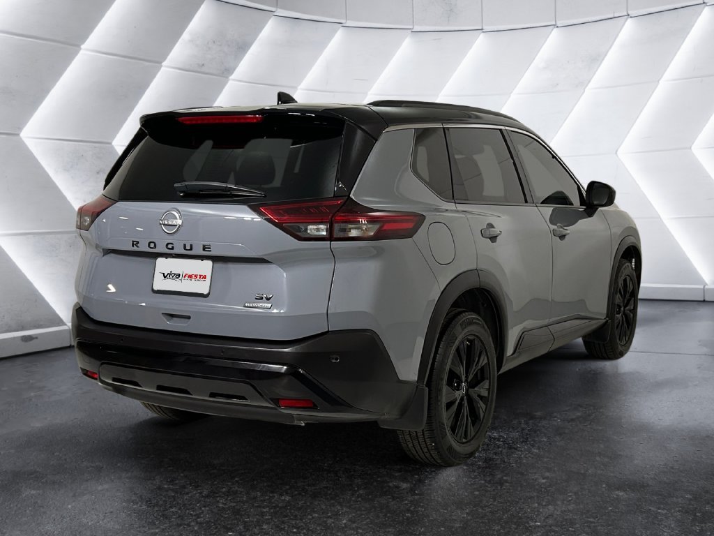 Used 2023 Gray Nissan SV image 4