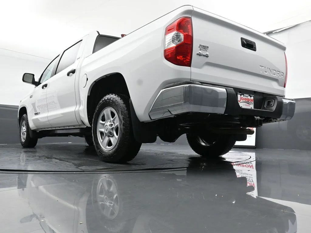 Used 2021 White Toyota SR5 image 37