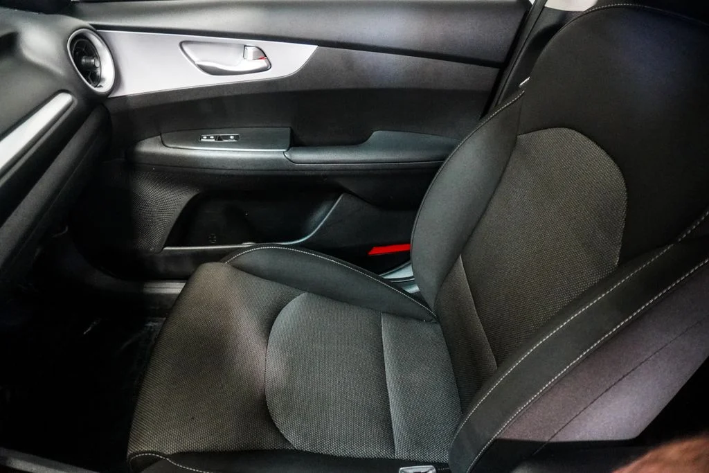 Used 2024 White Kia LXS image 24
