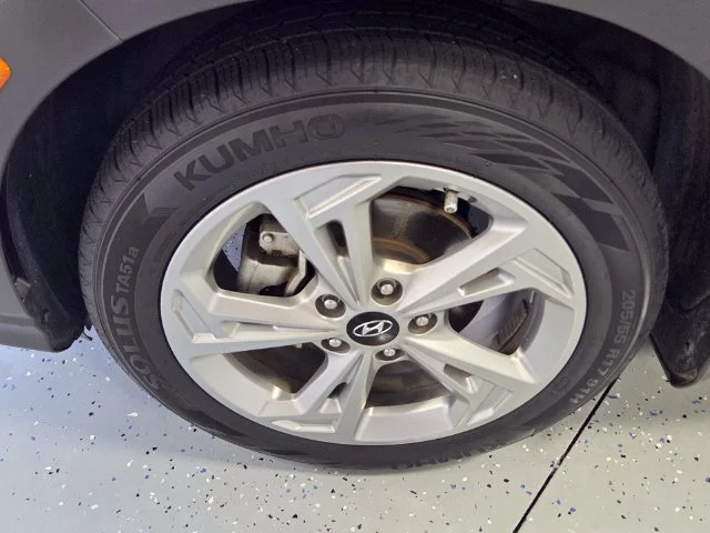 Used 2021 Silver Hyundai SEL Plus image 16