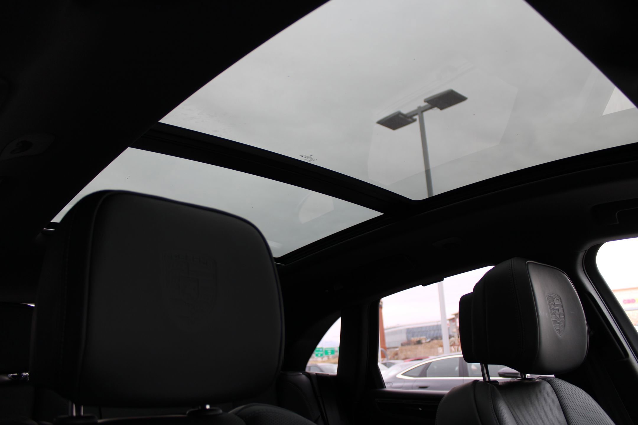 2026 Porsche Macan - Photo 27