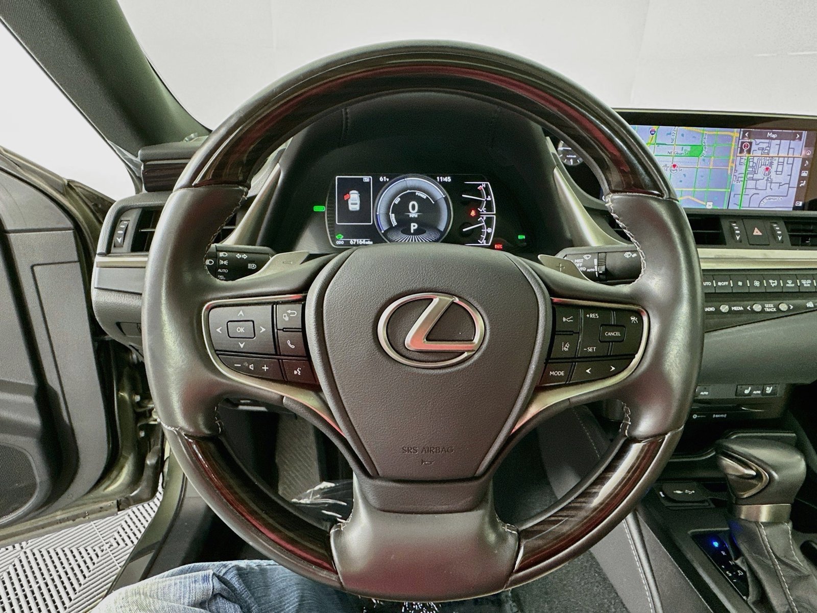 Used 2020 Sunlit Green Lexus 300h image 11