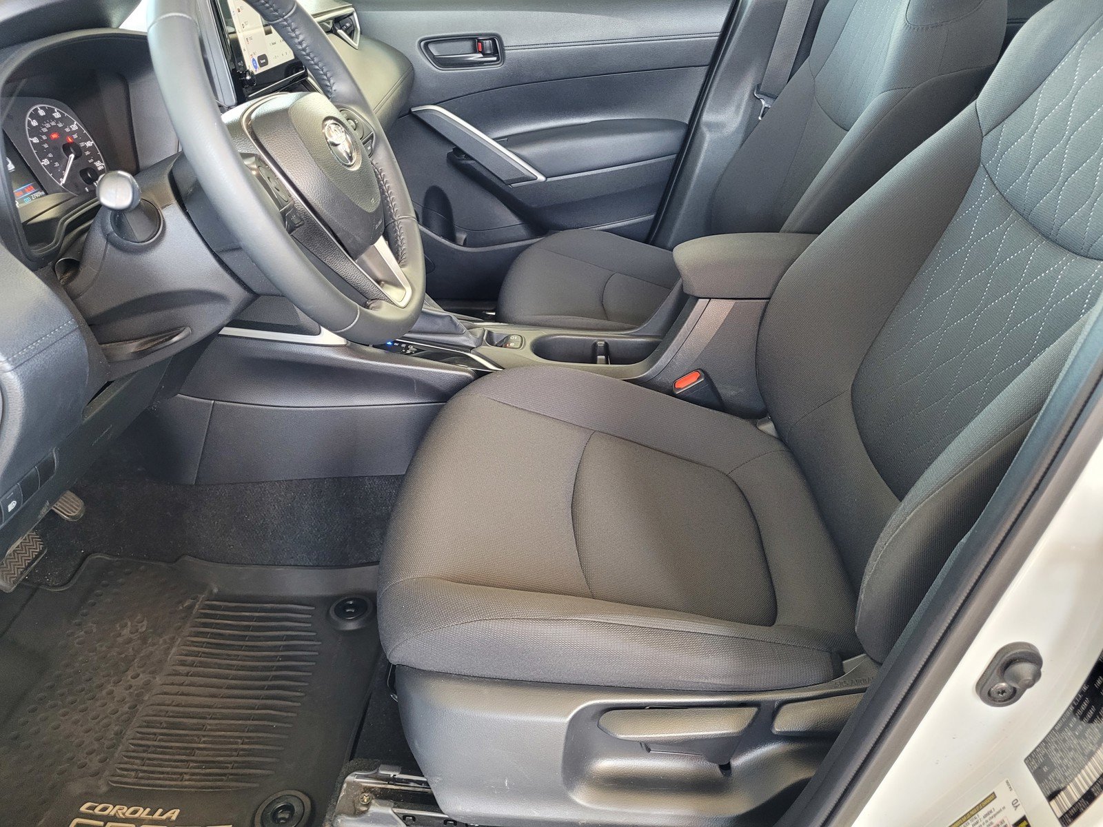 Used 2024 Wind Chill Pearl Toyota LE image 18