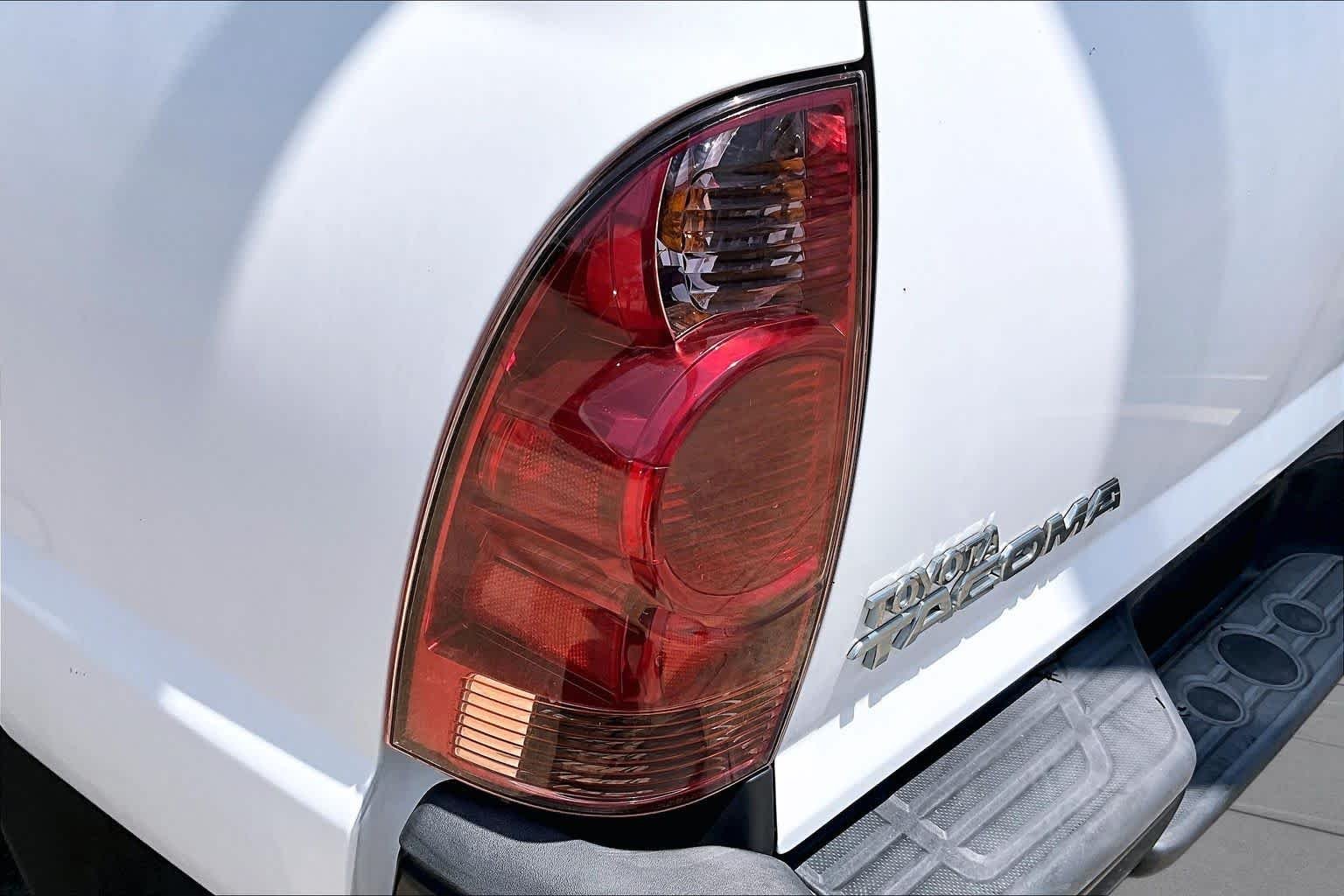 Used 2013 Super White Toyota  image 25