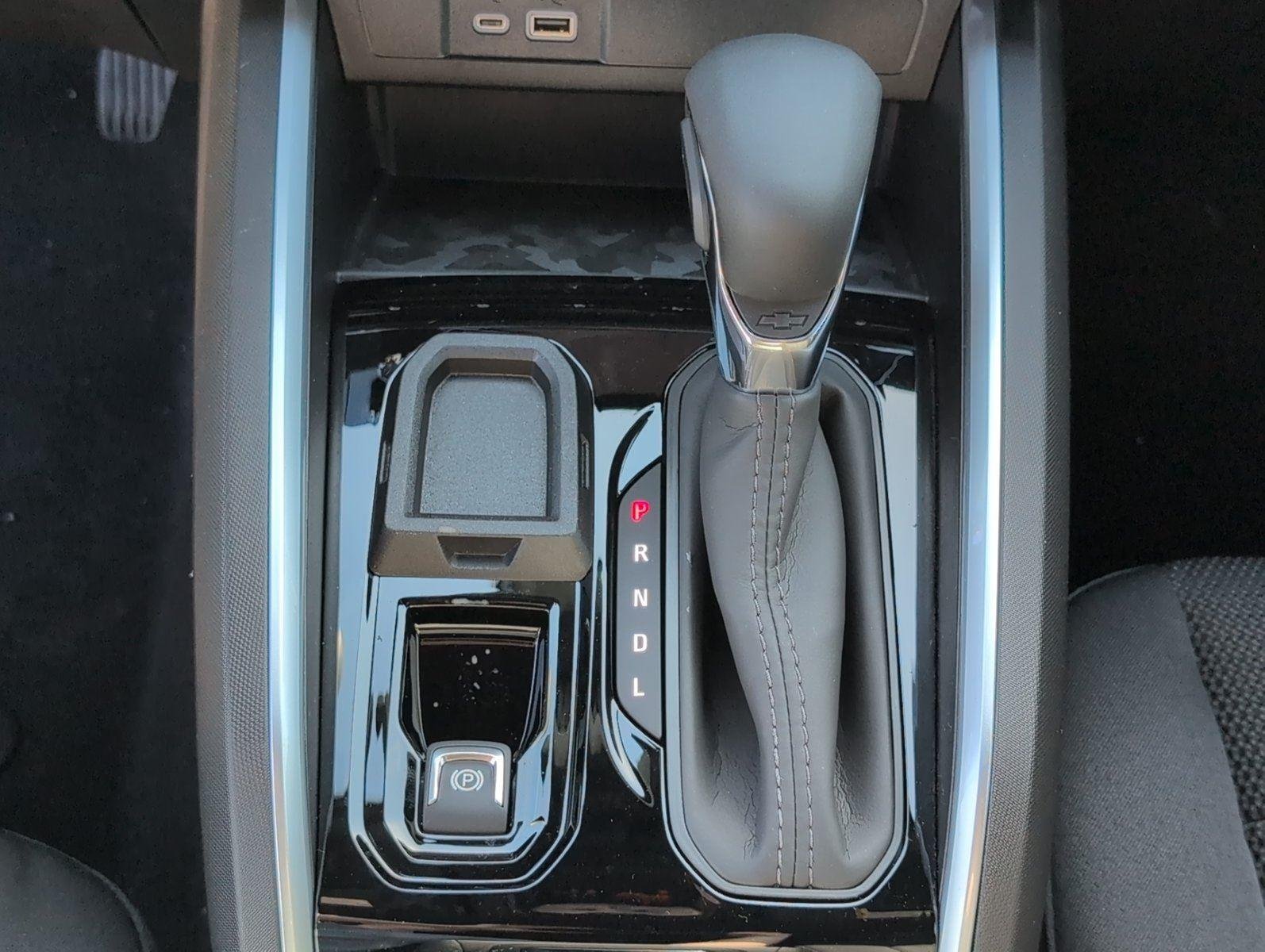 New 2026 Summit White Chevrolet LT image 25