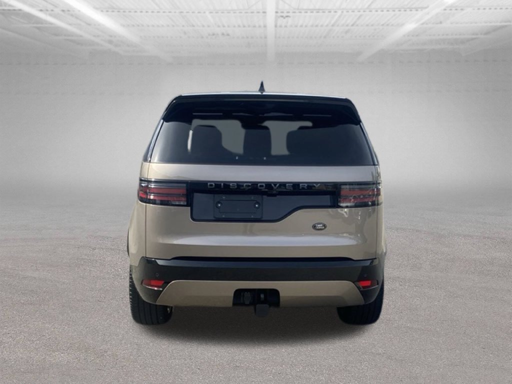 Used 2025  Land Rover Dynamic SE image 4