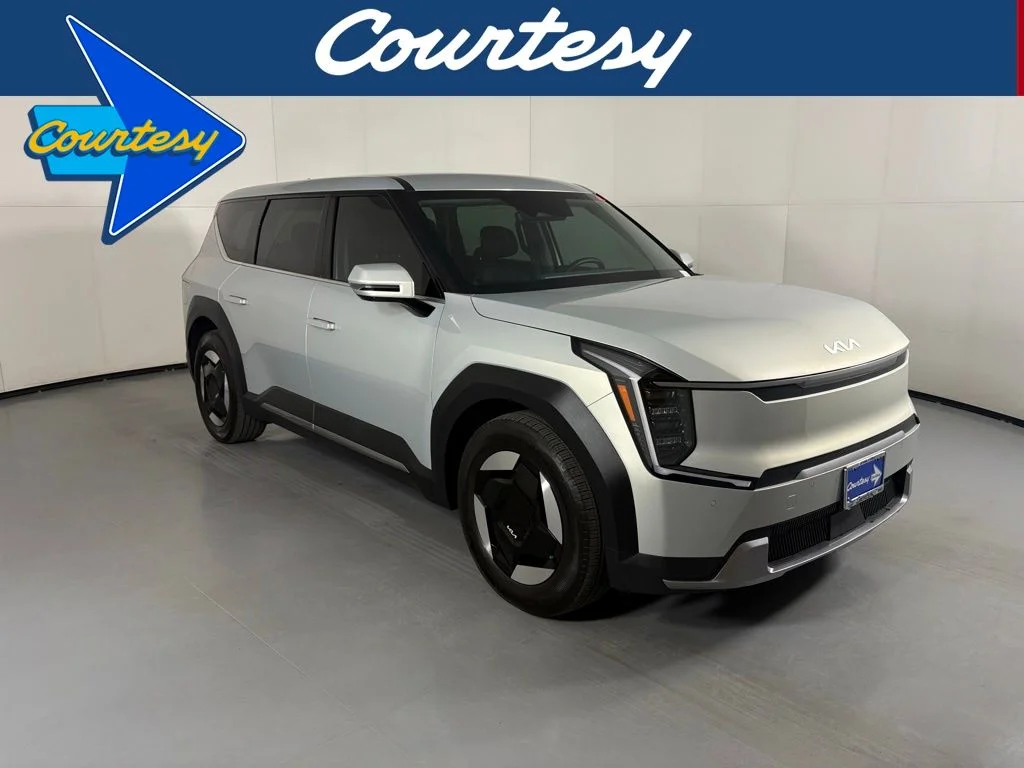 2024 Kia EV9 Light's photo