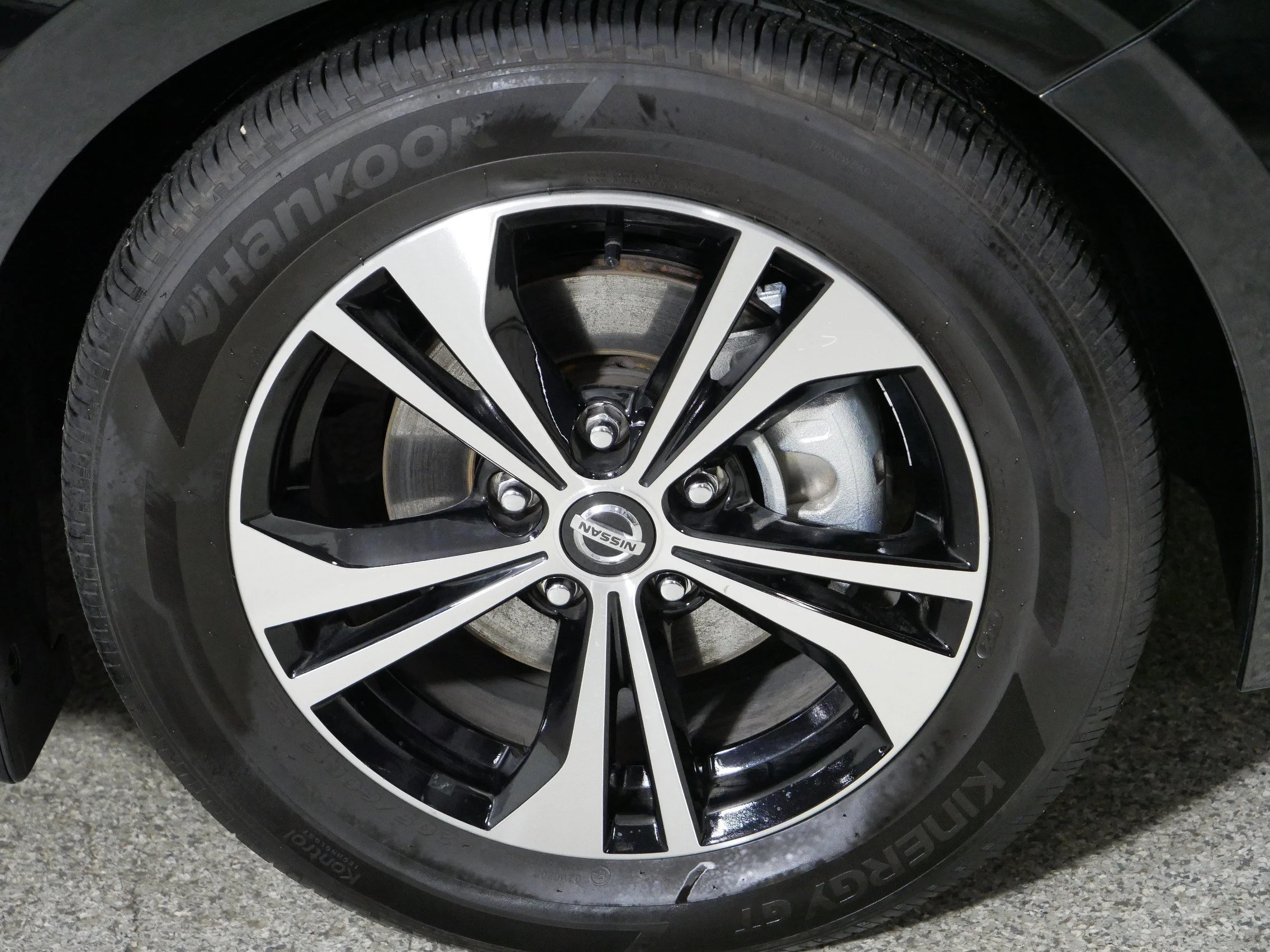 Used 2023 Super Black Nissan SV image 15