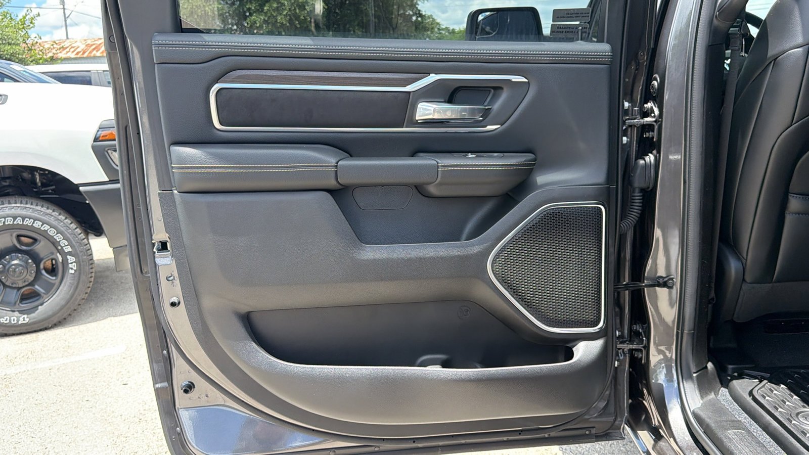 New 2026 Granite Crystal Metallic Clear-Coat Exterior Paint RAM Laramie image 14
