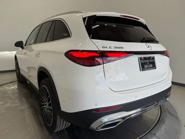 New 2027 White Mercedes-Benz GLC 300 image 9