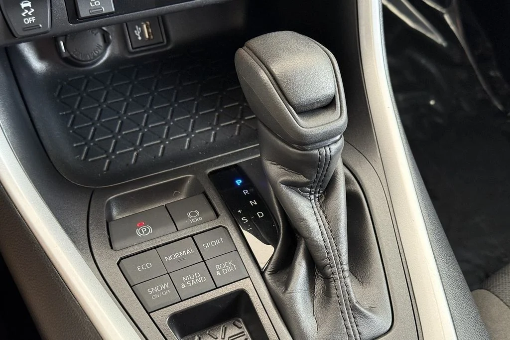 Used 2025 Silver Toyota XLE image 25