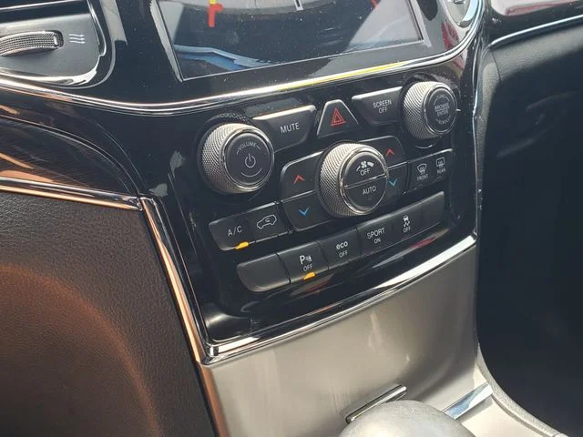 Used 2021 Black Jeep Trailhawk image 31