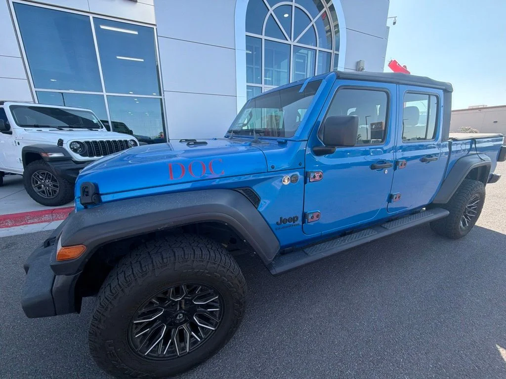 Used 2022 Blue Jeep Sport image 24