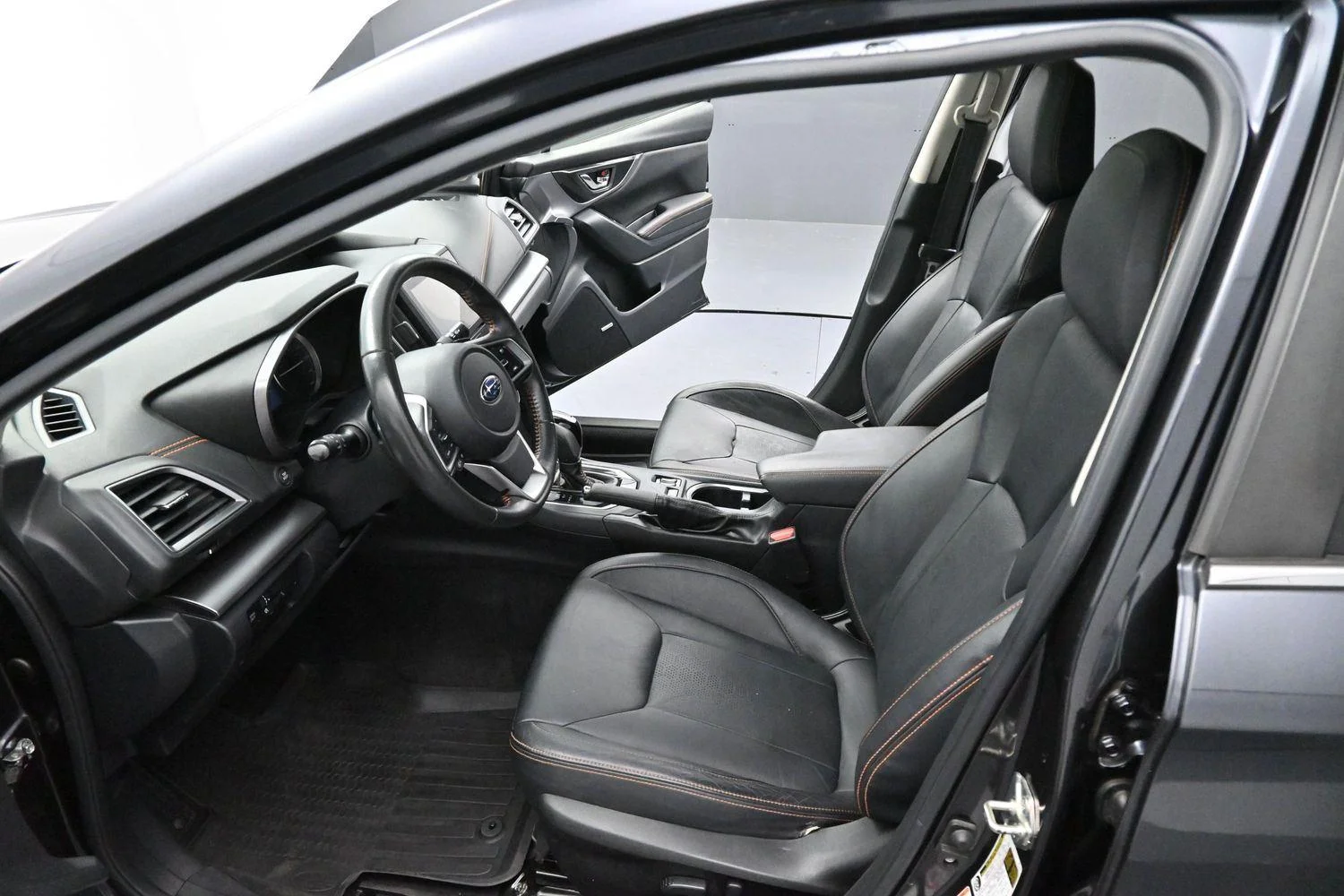 Used 2019 Dark Gray Metallic Subaru Limited image 11