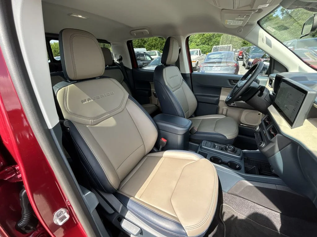 Used 2025 Red Ford Lariat image 26