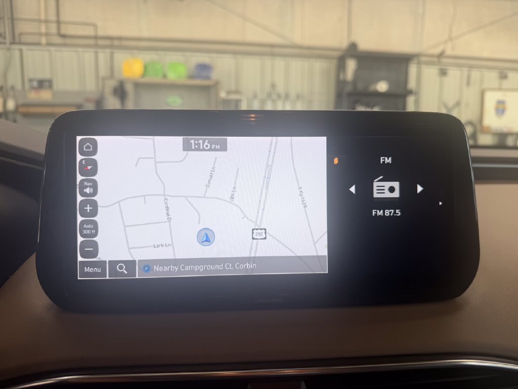 Used 2023 White Hyundai SEL image 19