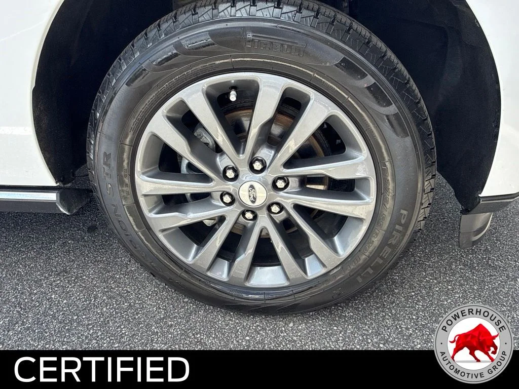 Used 2021 White Ford Limited image 5