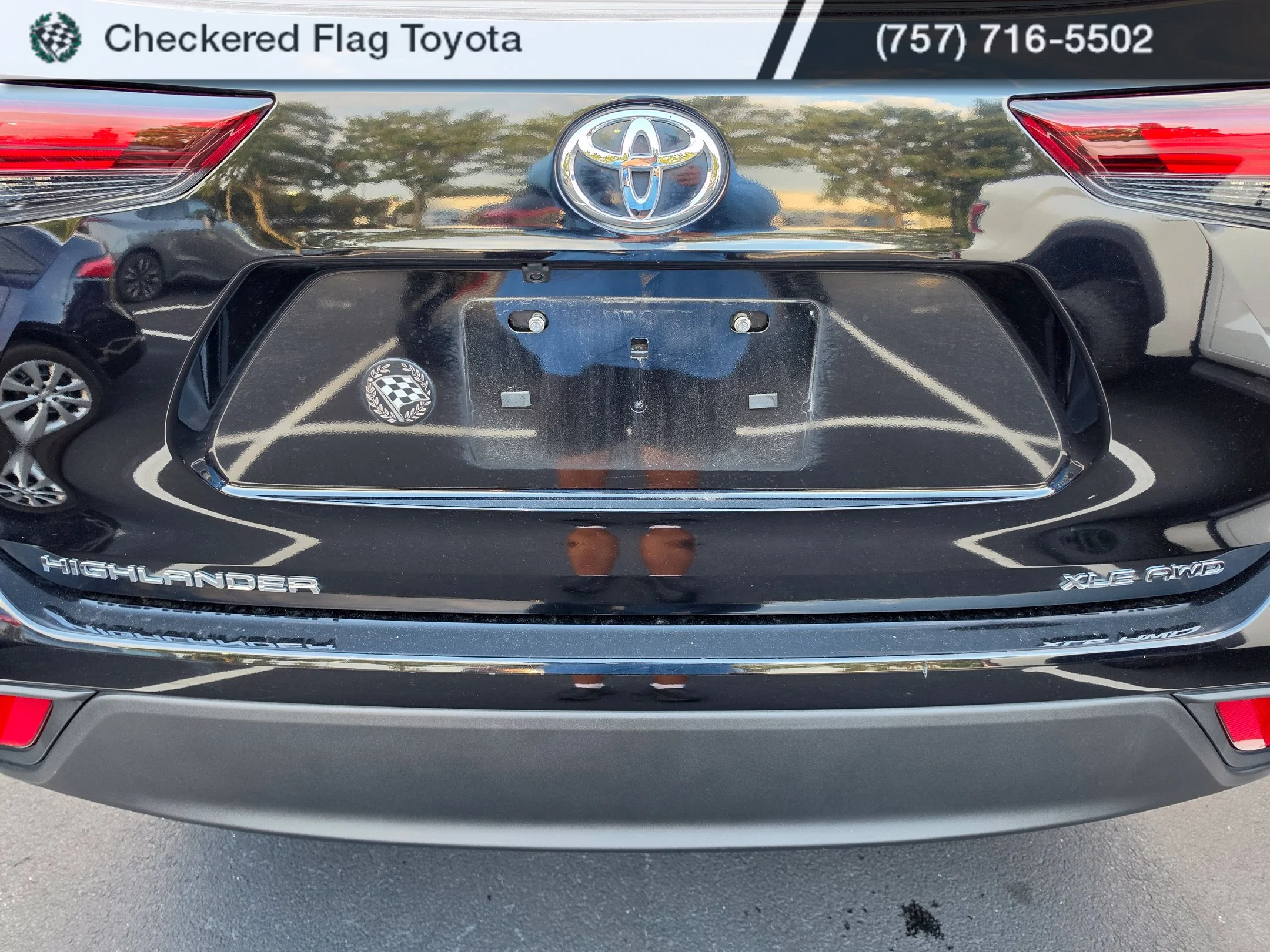 Used 2026 Midnight Black Metallic Toyota XLE image 7