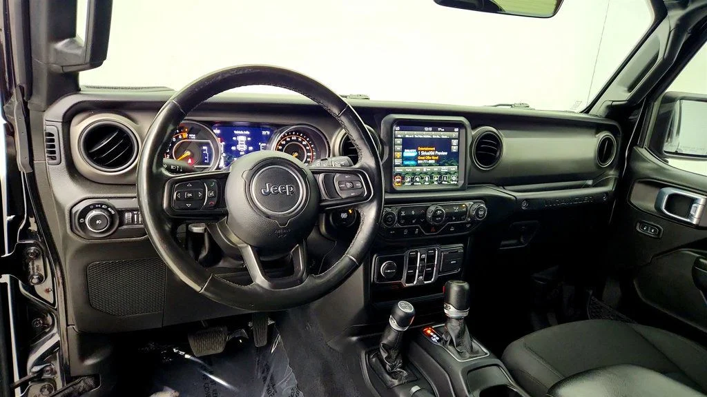 Used 2022 Black Clearcoat Jeep Unlimited Willys 4x4 w/ Sky One-Touch Top & Alpine Audio image 12